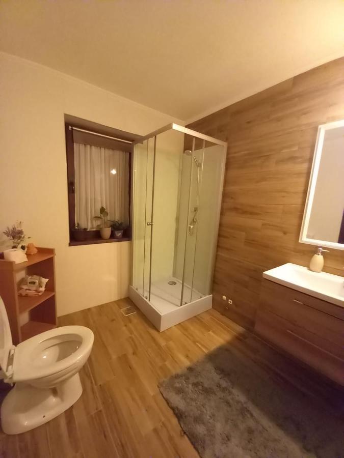 Casuta Din Deal Târgu Neamț Esterno foto