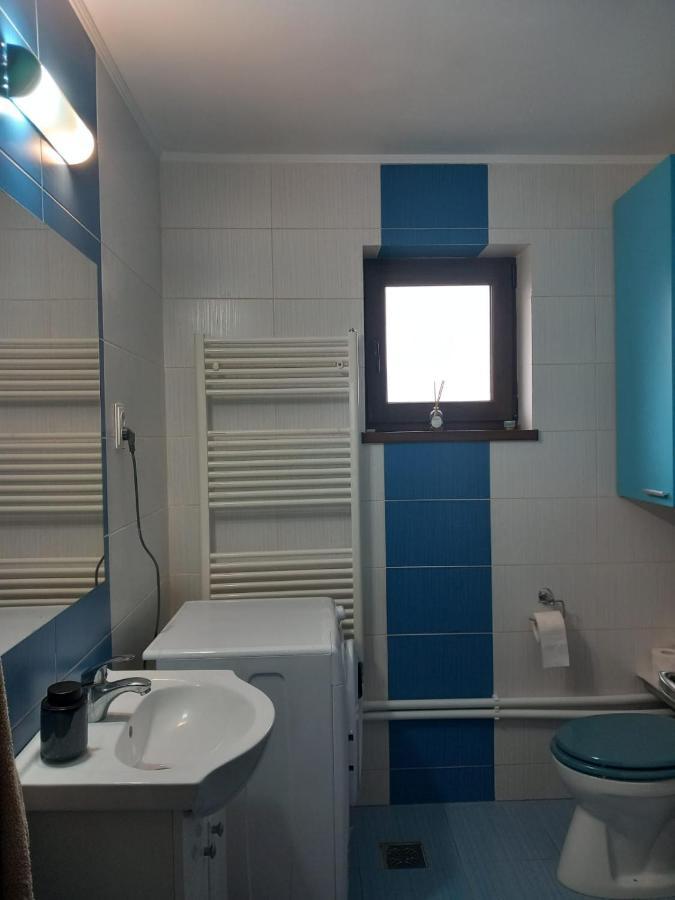 Casuta Din Deal Târgu Neamț Esterno foto