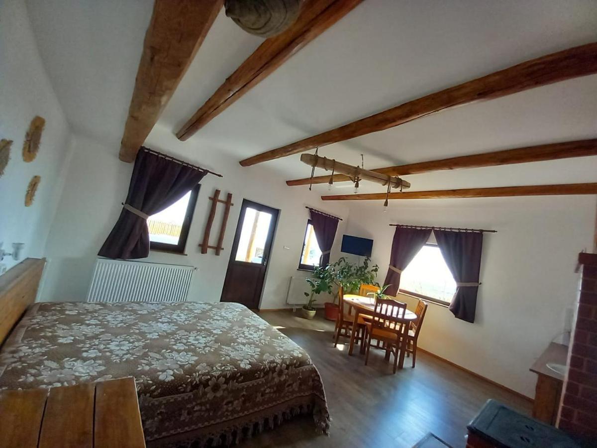 Casuta Din Deal Târgu Neamț Esterno foto