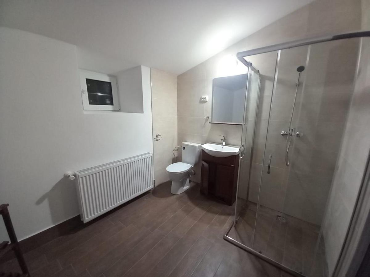 Casuta Din Deal Târgu Neamț Esterno foto
