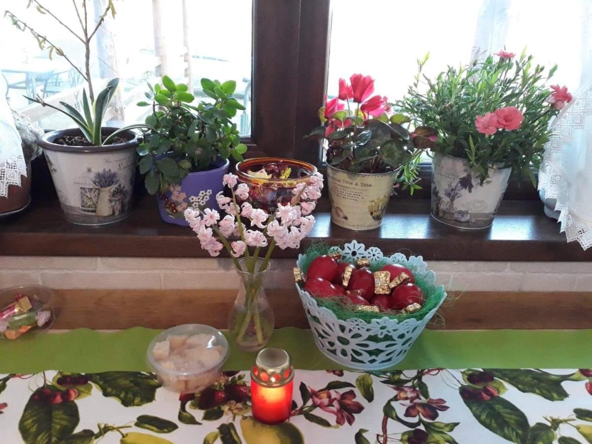 Casuta Din Deal Târgu Neamț Esterno foto