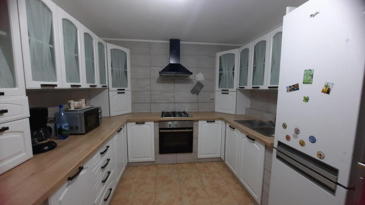 Casuta Din Deal Târgu Neamț Esterno foto