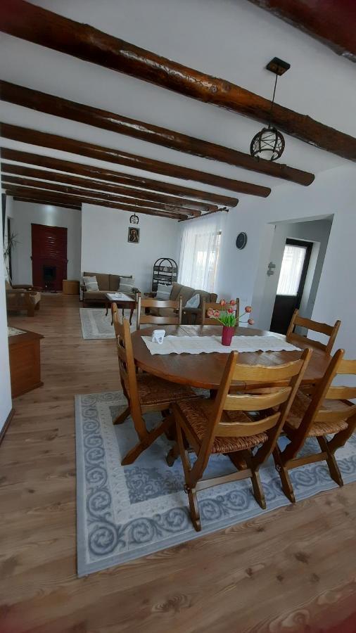 Casuta Din Deal Târgu Neamț Esterno foto