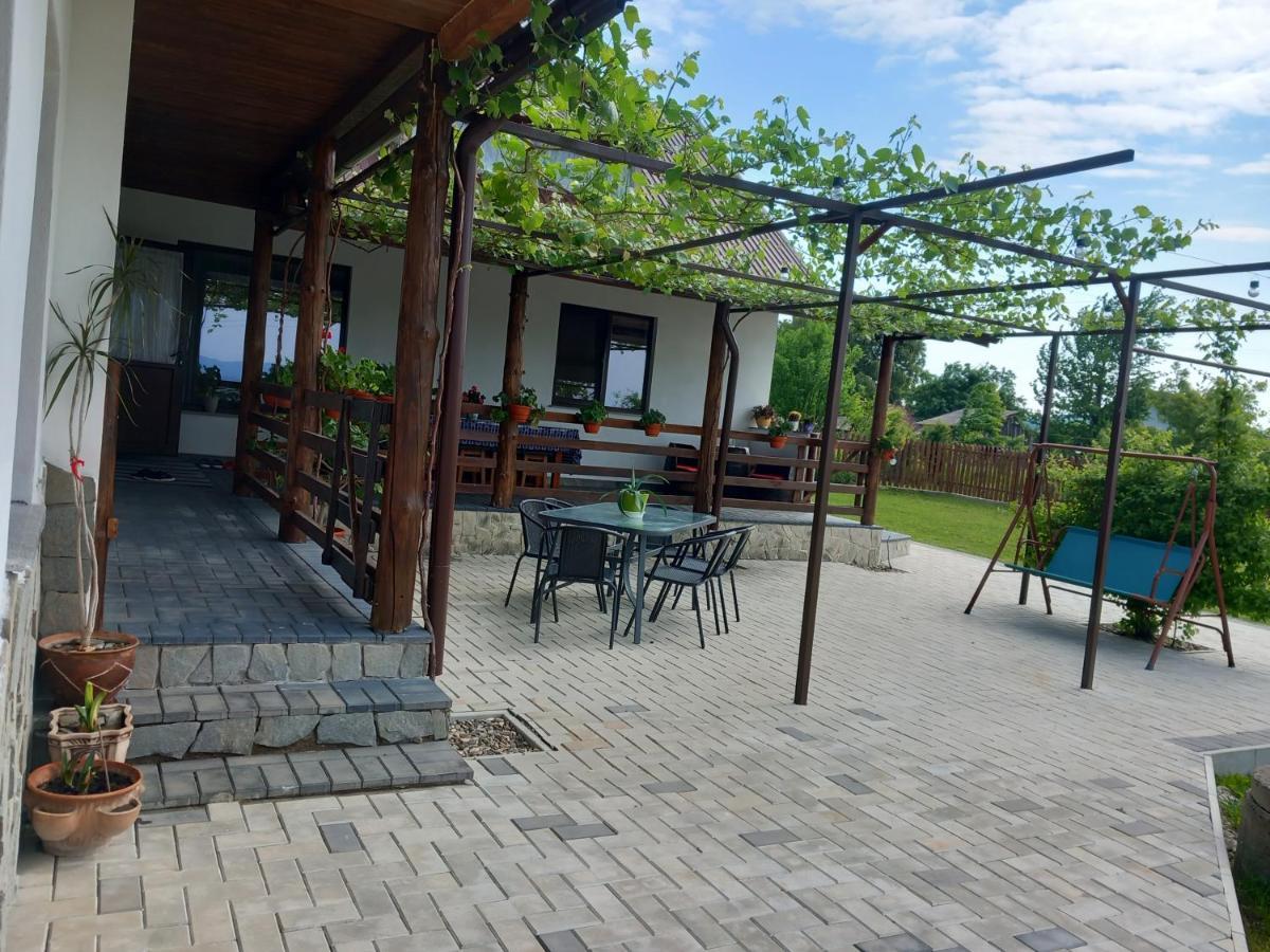 Casuta Din Deal Târgu Neamț Esterno foto