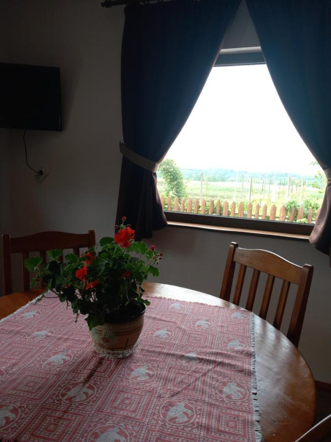 Casuta Din Deal Târgu Neamț Esterno foto