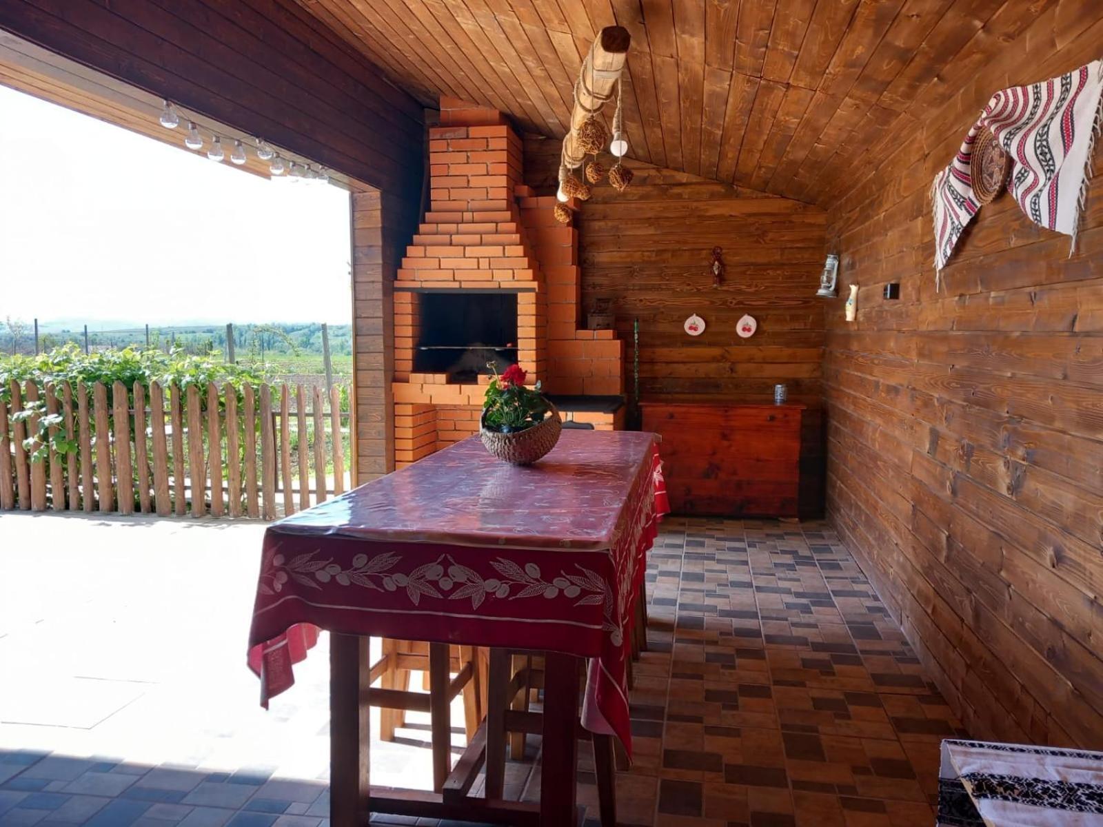 Casuta Din Deal Târgu Neamț Esterno foto