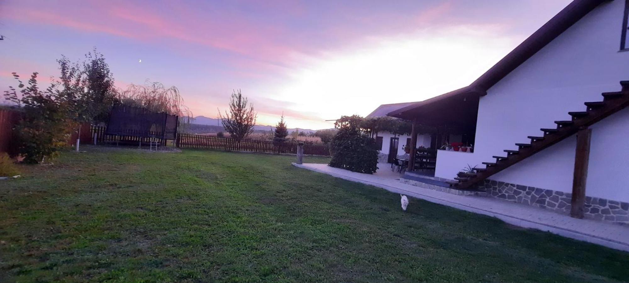 Casuta Din Deal Târgu Neamț Esterno foto
